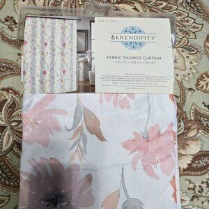 Serendipity showed curtain floral